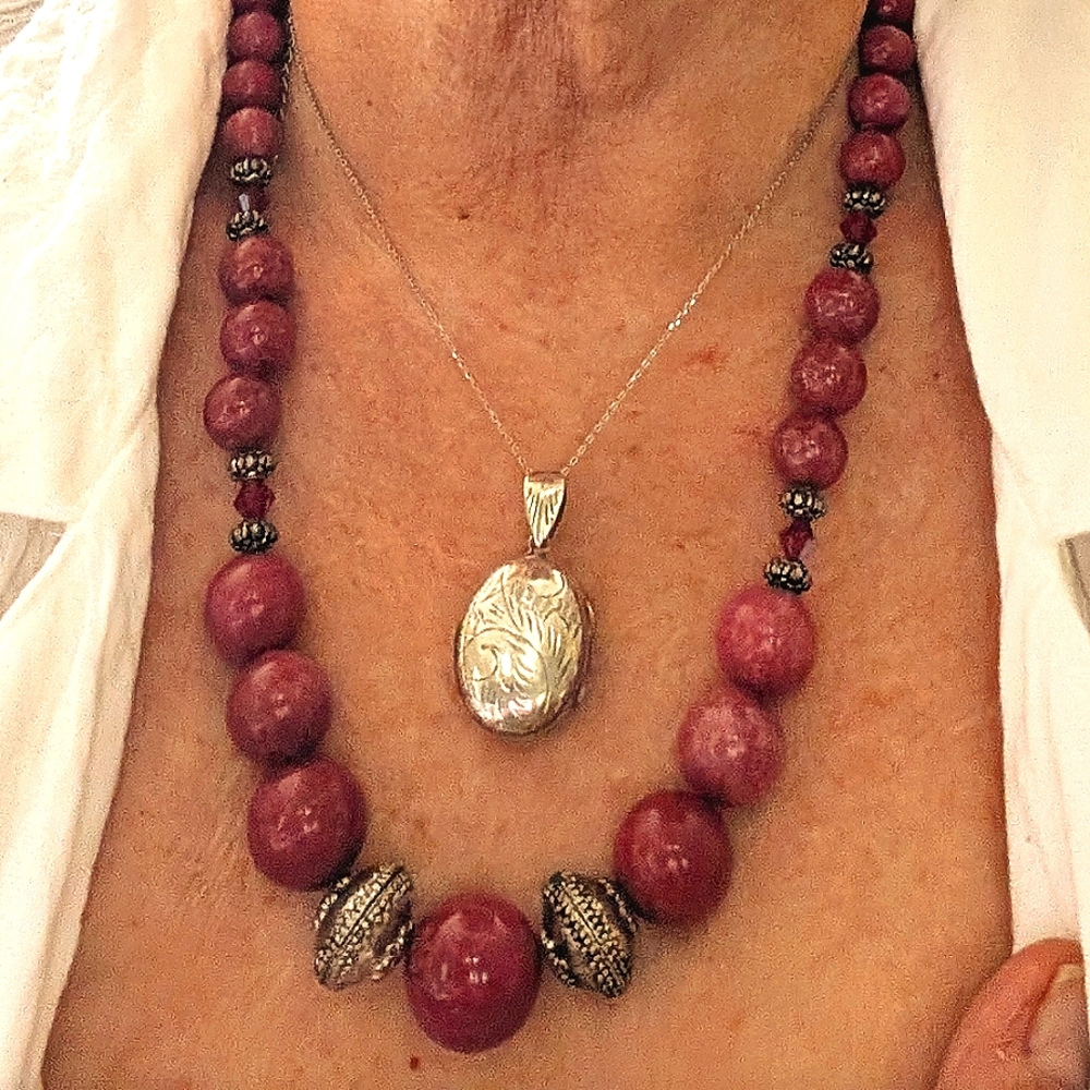 Rare Pink Purple Rhodochrosite Graduated Bead Necklace Silver Beads